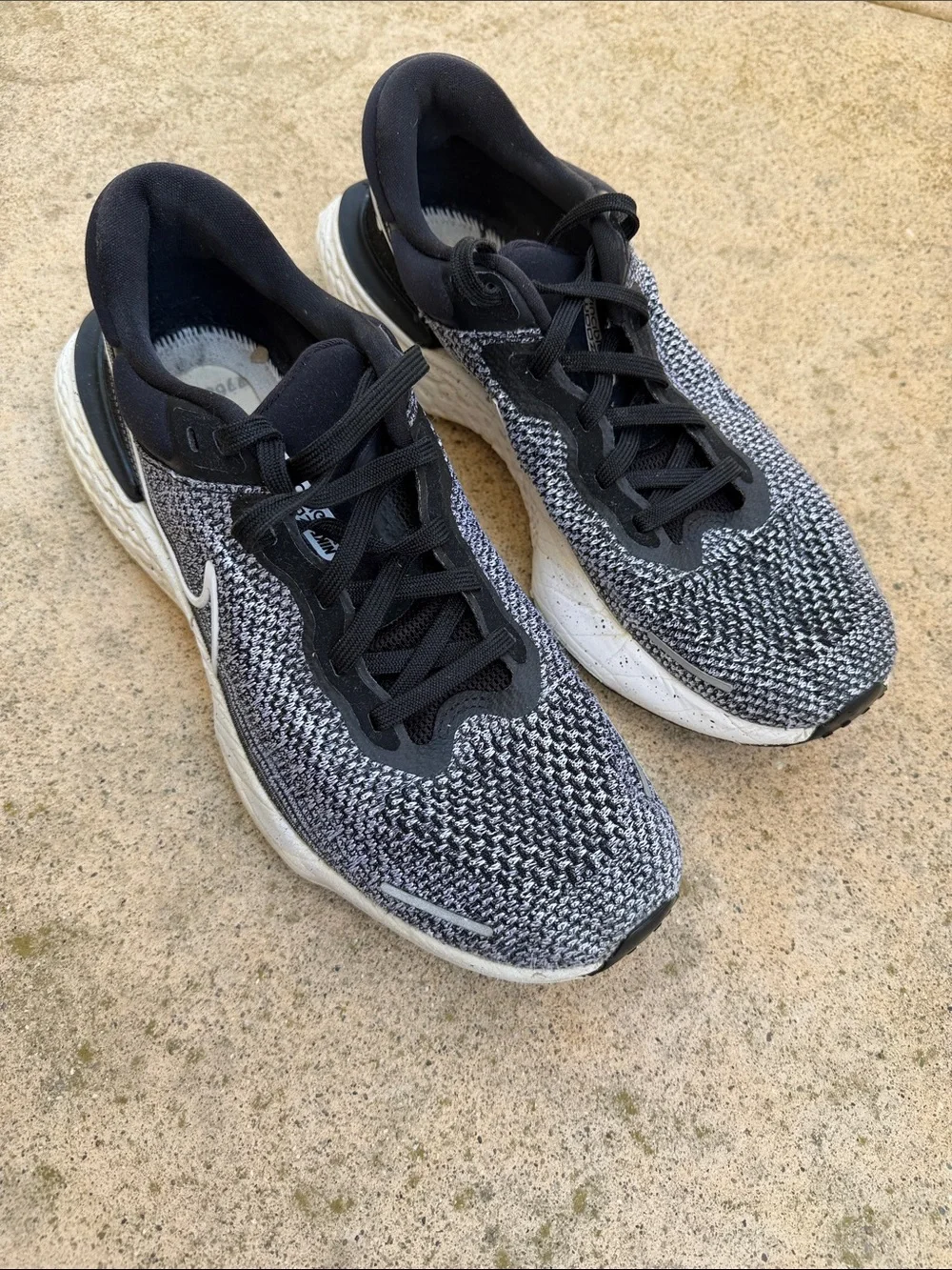 Nike Men's ZoomX Invincible Run Black/White Flyknit Running Sneakers Size 12